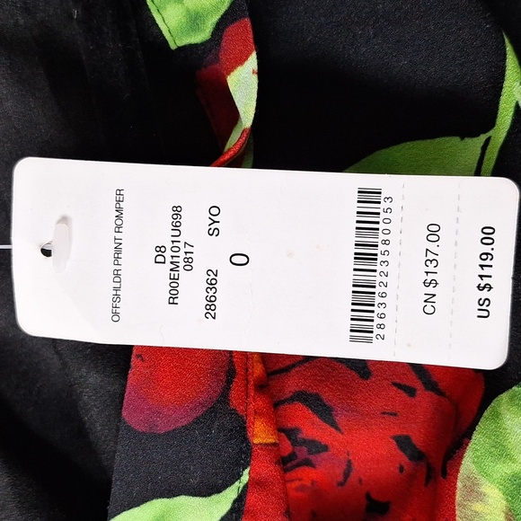 Bebe NEW Red Black Romantic Bohemian Off Shoulder Floral Print Romper Size 0 - Picture 11 of 13